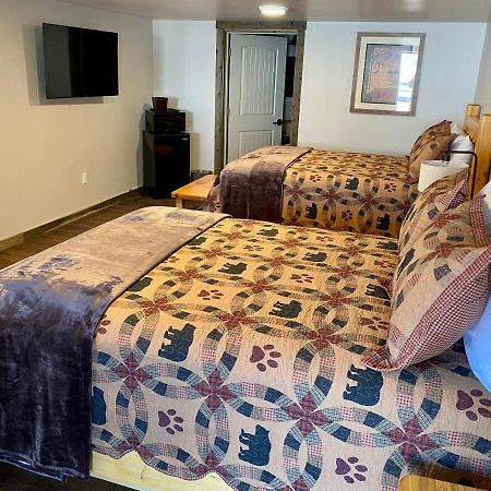 Island Park Lodge Bagian luar foto