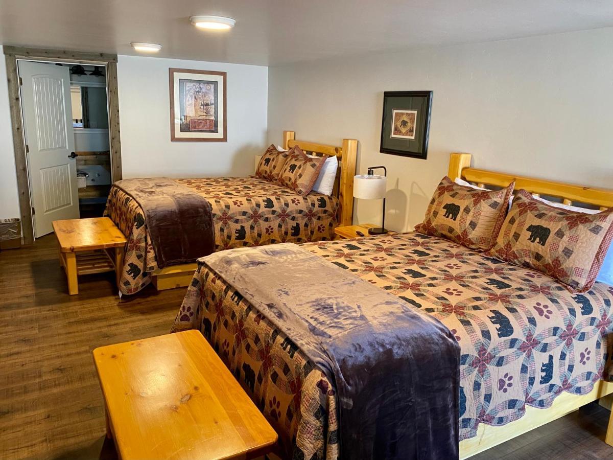 Island Park Lodge Bagian luar foto