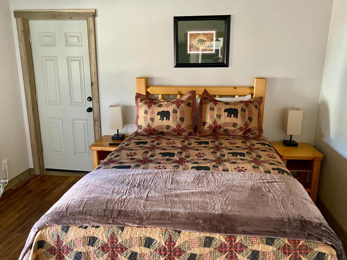 Island Park Lodge Bagian luar foto